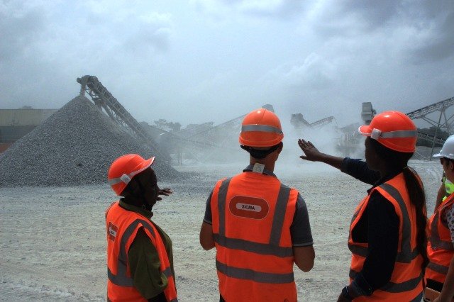 En granit, la carrière d'Attinguié est la plus grande carrière de granit de Côte d'Ivoire
